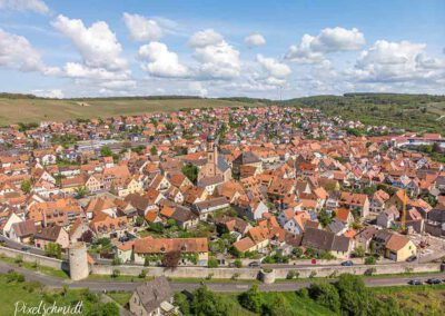 Blick auf Kirche und Altort von Eibelstadt