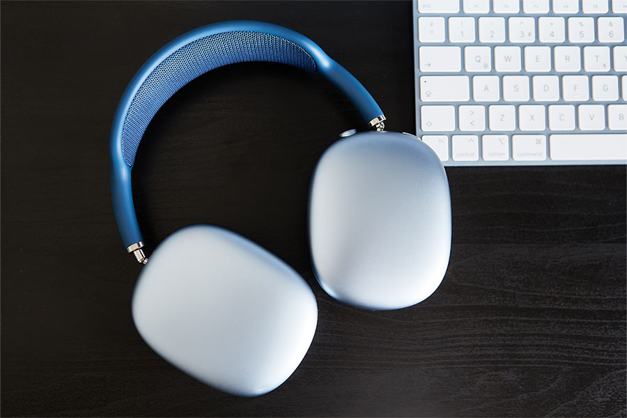 Apple AirPods Max in blau