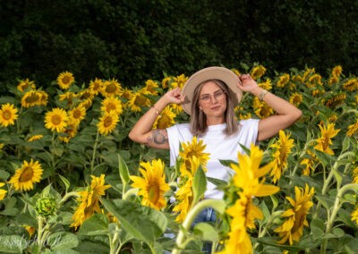 Shooting mit Model und Sonnenblumen