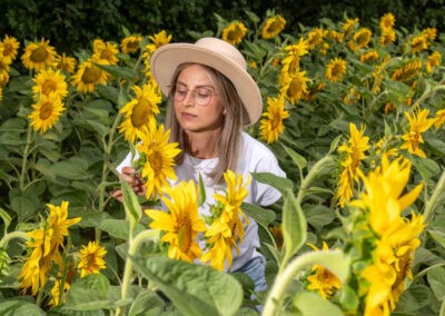 Shooting mit Model und Sonnenblumen